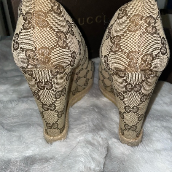 Shoes - Picture 4 of 4